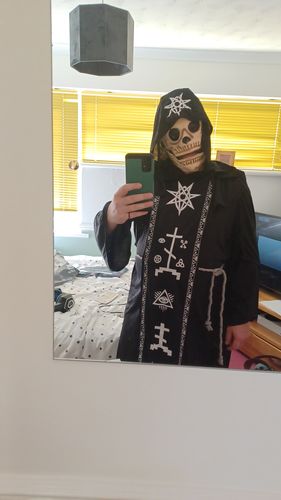Mega düster