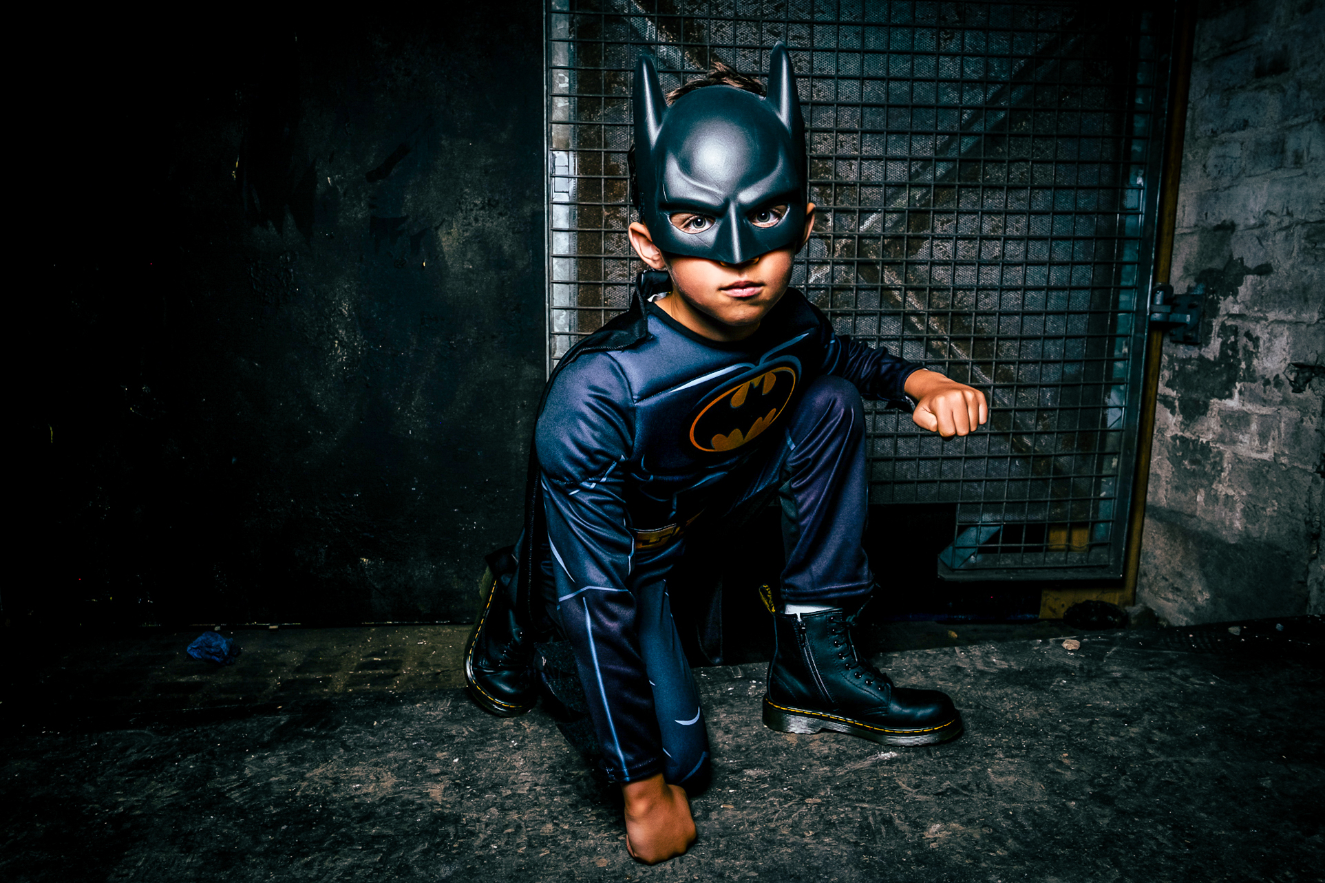 rubies-batman-80-jahre-luxe-kost-m-schwarz-gelb-muskeln image 7