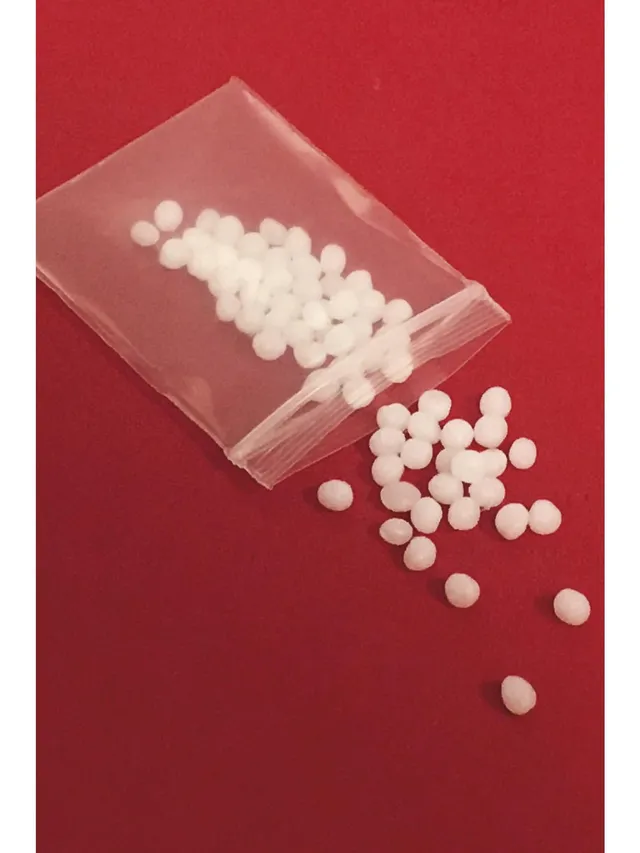 smiffys-fever-thermal-denture-fitting-beads-zahnkleber-1-5-g-wei image 1
