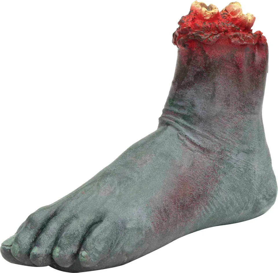 rubies-falscher-fu-abgerissen-plastik image 1